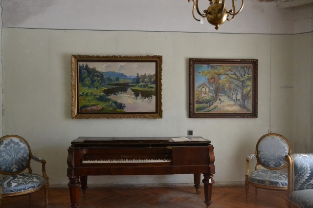 Gulbenes novada vēstures un mākslas muzejs, Stāmerienas pils,  ekspozīcija "Kolorītais Leo Svemps" trīs telpās